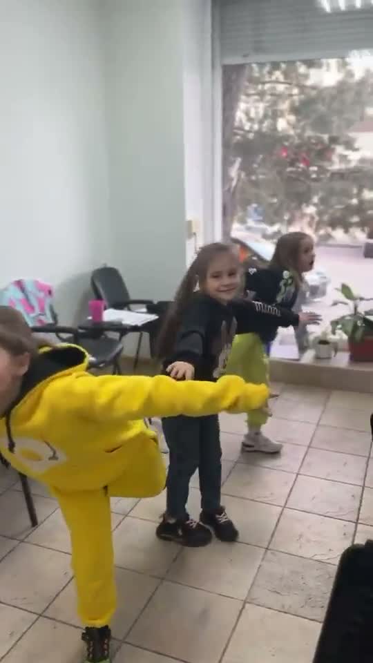 Активна гра на занятті англійською